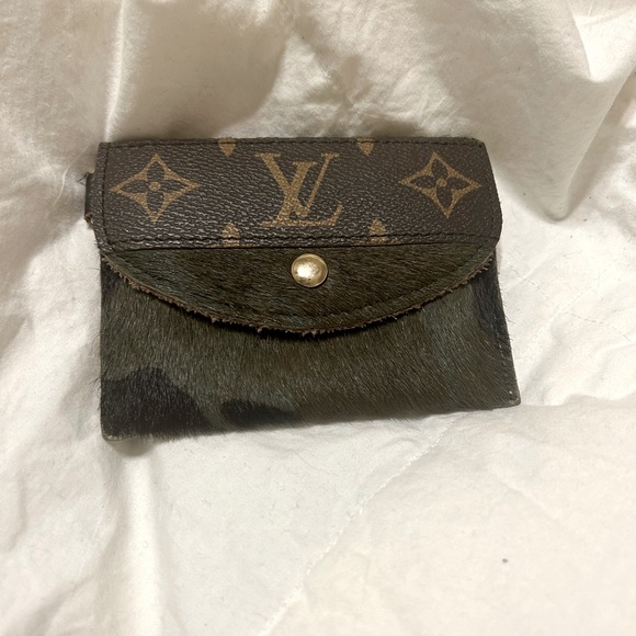 LV MONOGRAM CARD HOLDER